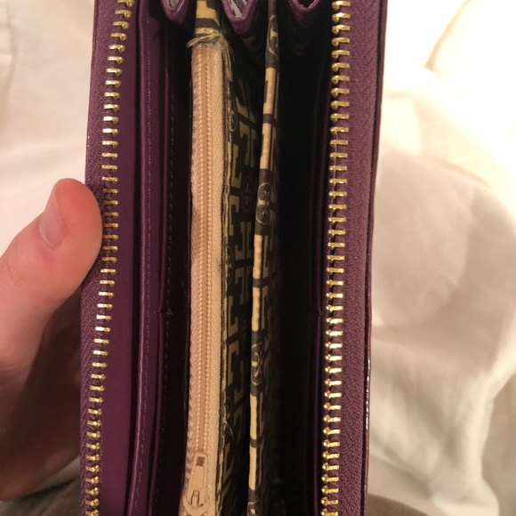 Tory Burch plum wallet - Picture 3 of 3